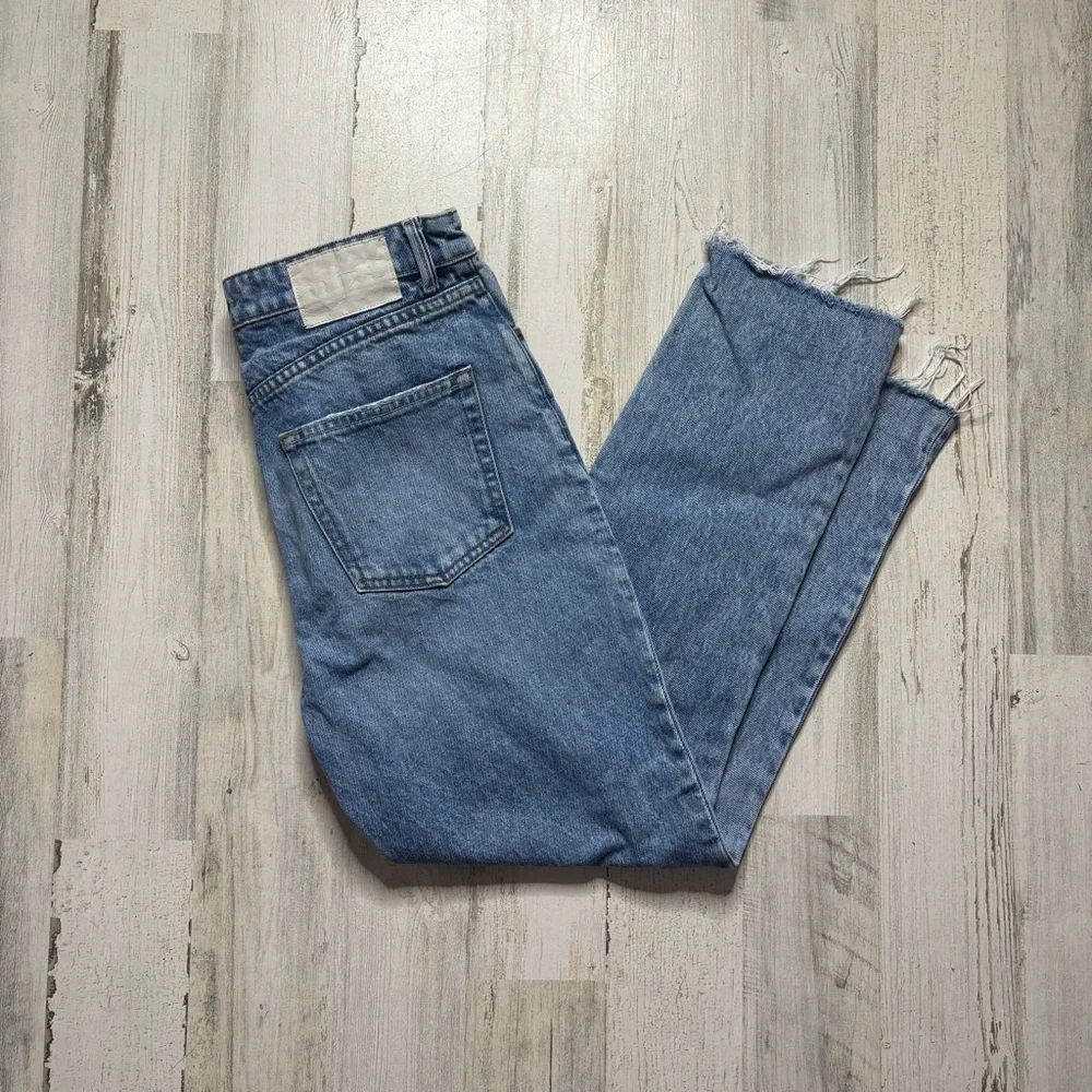 GRLFRND Karolina Straight Crop Distressed Boyfriend Jean Size 27